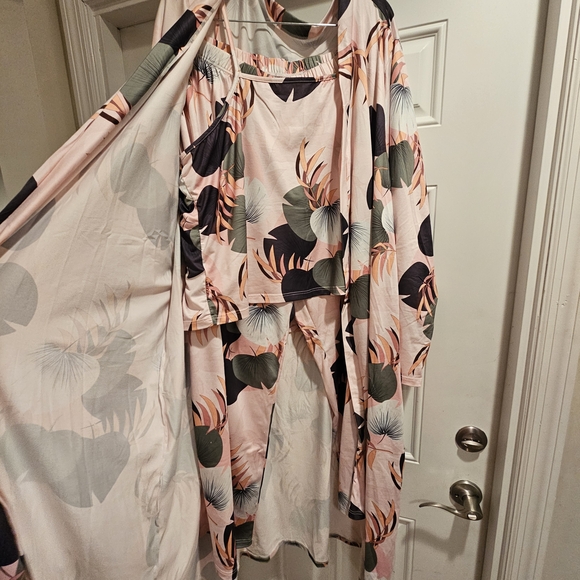 Floral Kimono Pajama and Robe Set in Soft Pink and Olive 4XL - Picture 3 of 11